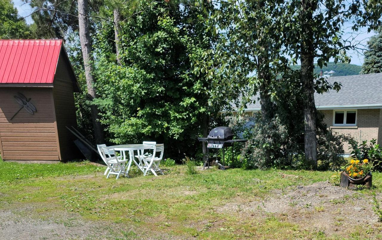 Downtown Apartment Next To Highway Netflix+Wifi Edmundston Eksteriør billede
