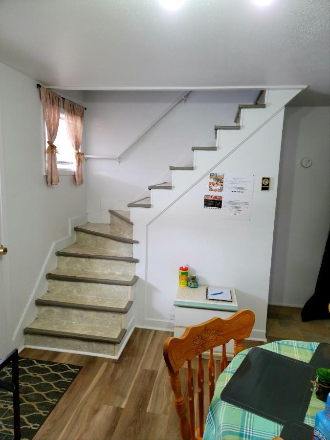 Downtown Apartment Next To Highway Netflix+Wifi Edmundston Eksteriør billede