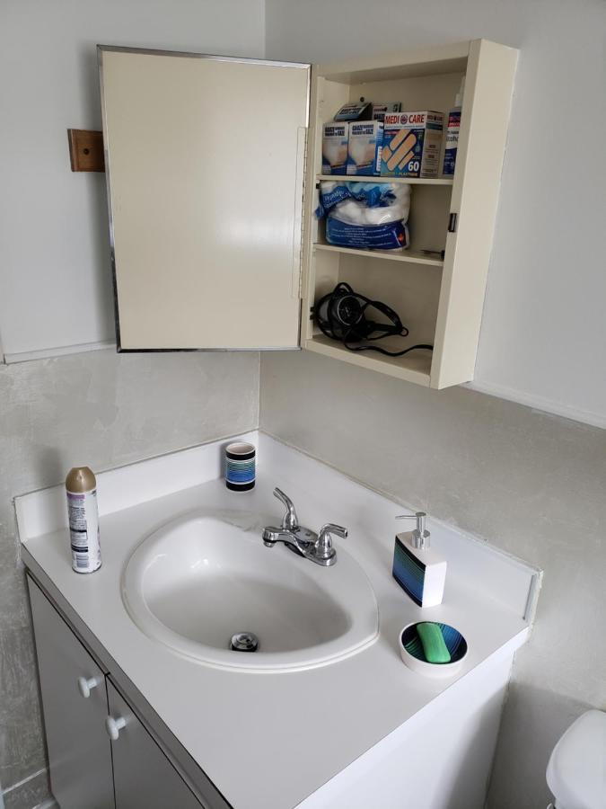 Downtown Apartment Next To Highway Netflix+Wifi Edmundston Eksteriør billede